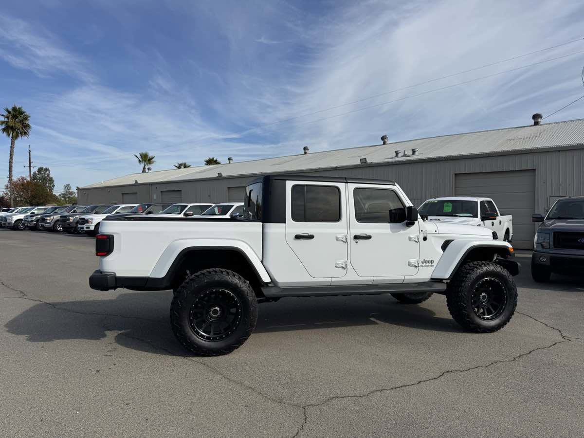 Used 2020 Jeep Gladiator Overland image 13