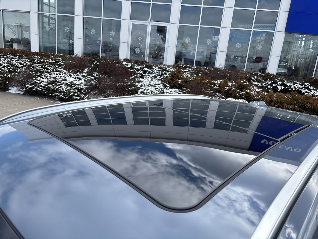 Used 2025 BMW X1 xDrive28i w/ Technology Package image 10