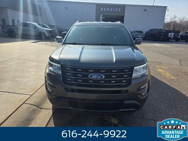 Used 2017 Ford Explorer XLT w/ Equipment Group 202A image 6