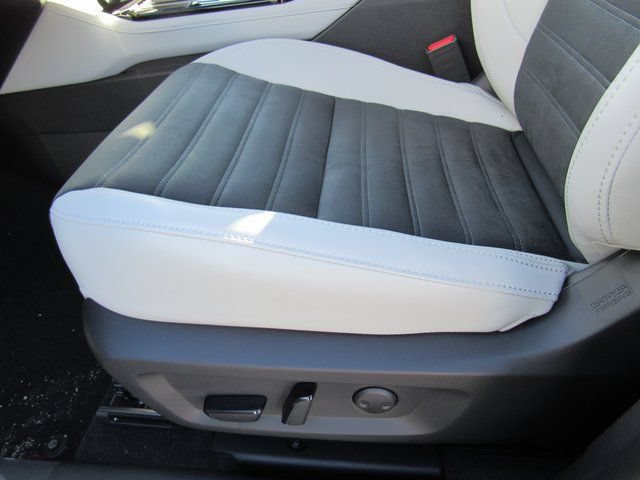 New 2026 Mitsubishi Outlander SE FWD image 12