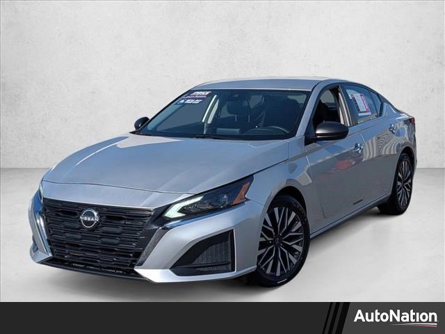 Used 2024 Nissan Altima 2.5 SV image 1
