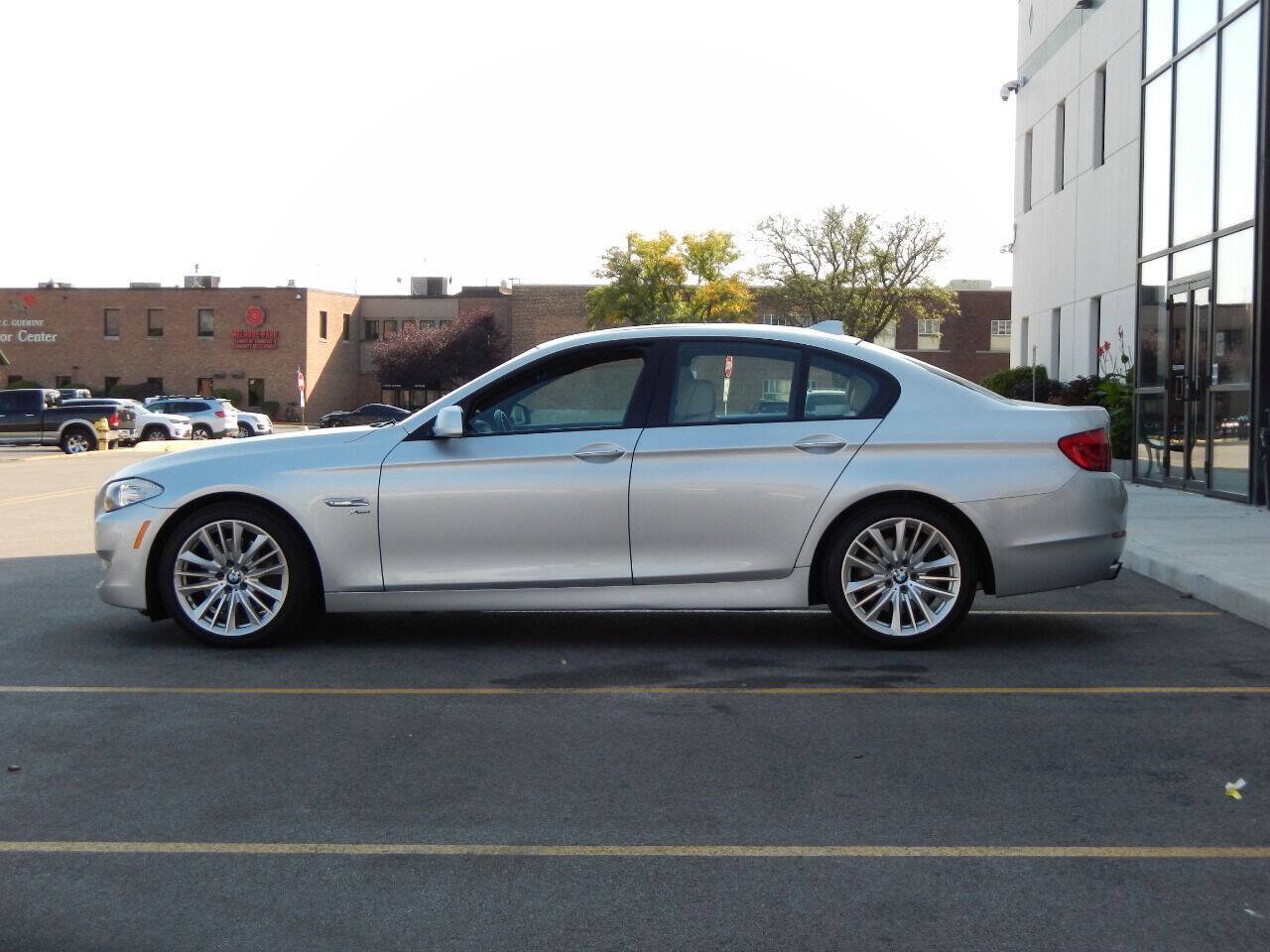 Used 2012 BMW 550i xDrive Sedan AWD/4WD image 11
