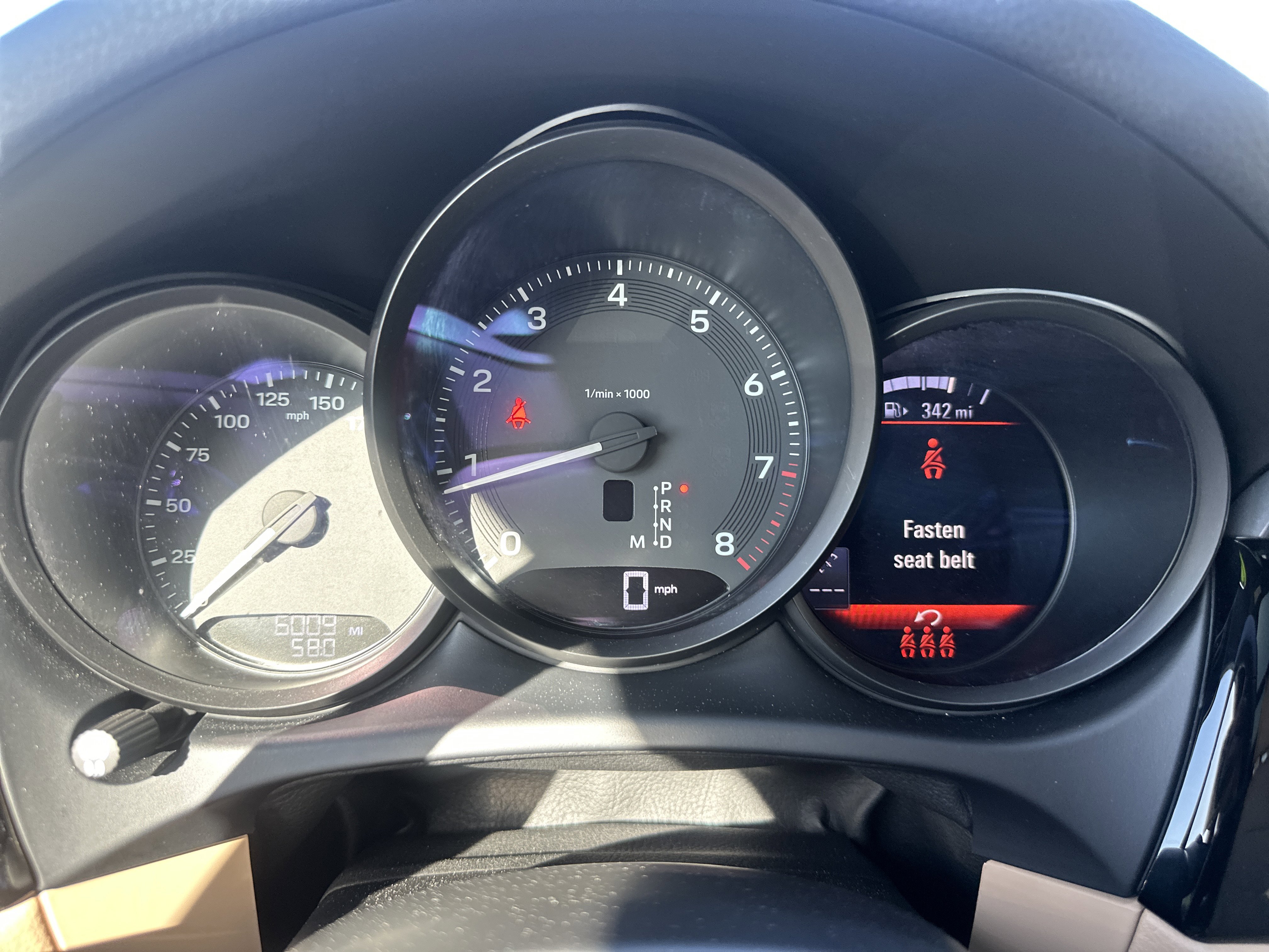 Used 2025 Porsche Macan AWD/4WD image 16