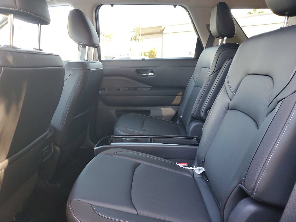 New 2026 Nissan Pathfinder SL w/ SL Premium Package AWD/4WD image 11