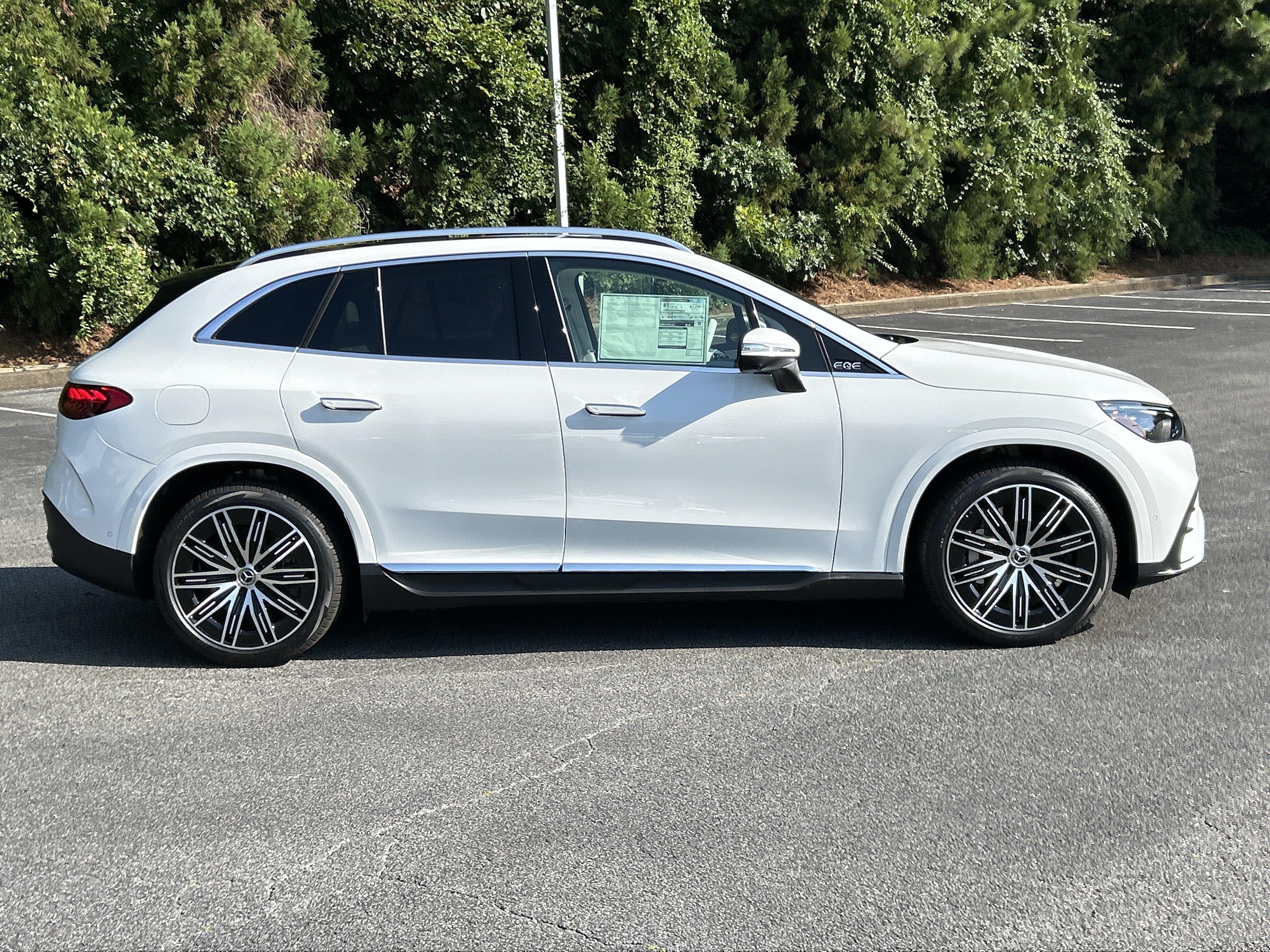 New 2026 Mercedes-Benz EQE 320 4MATIC SUV image 5