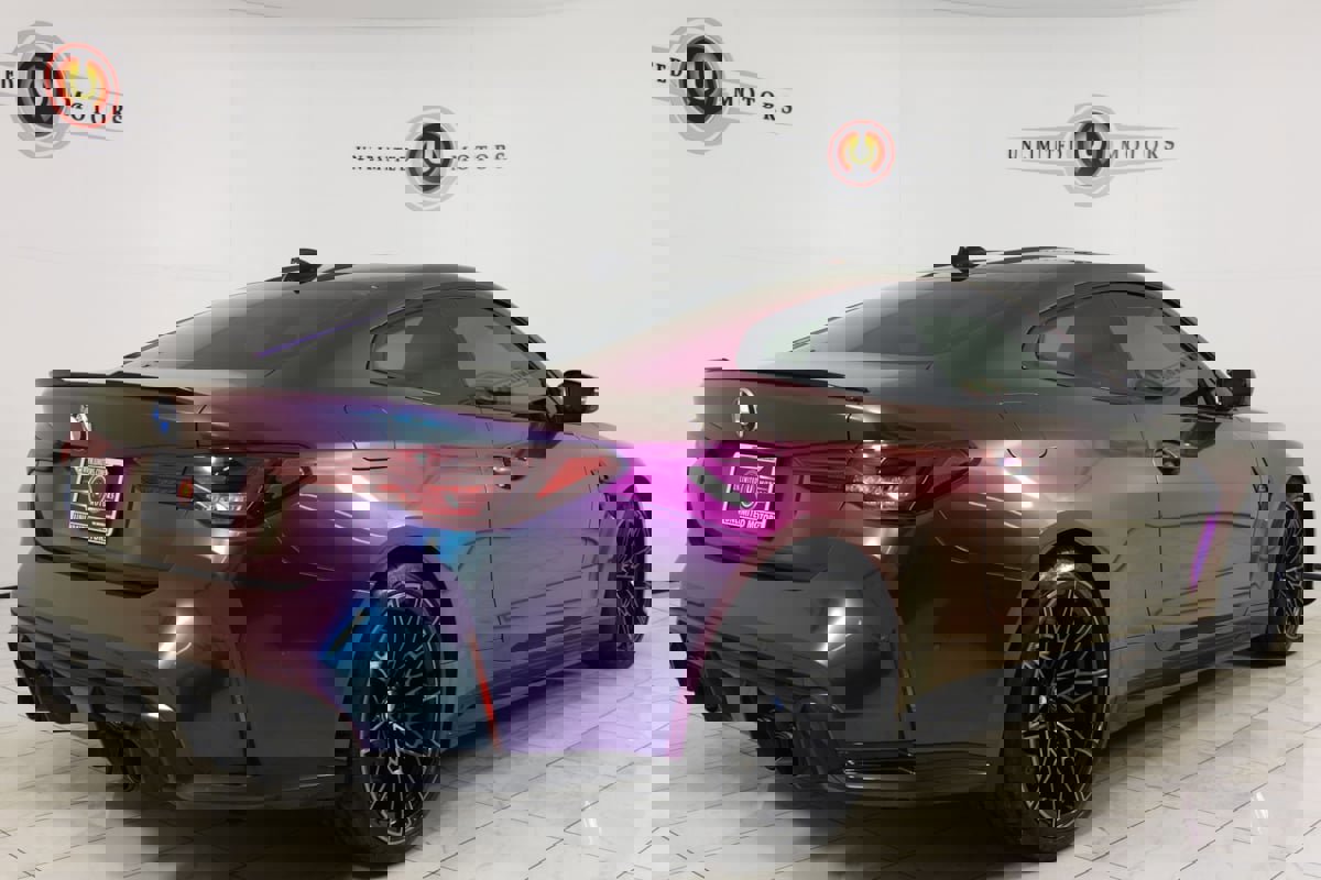 Used 2021 BMW M4 Competition w/ Executive Package RWD image 3