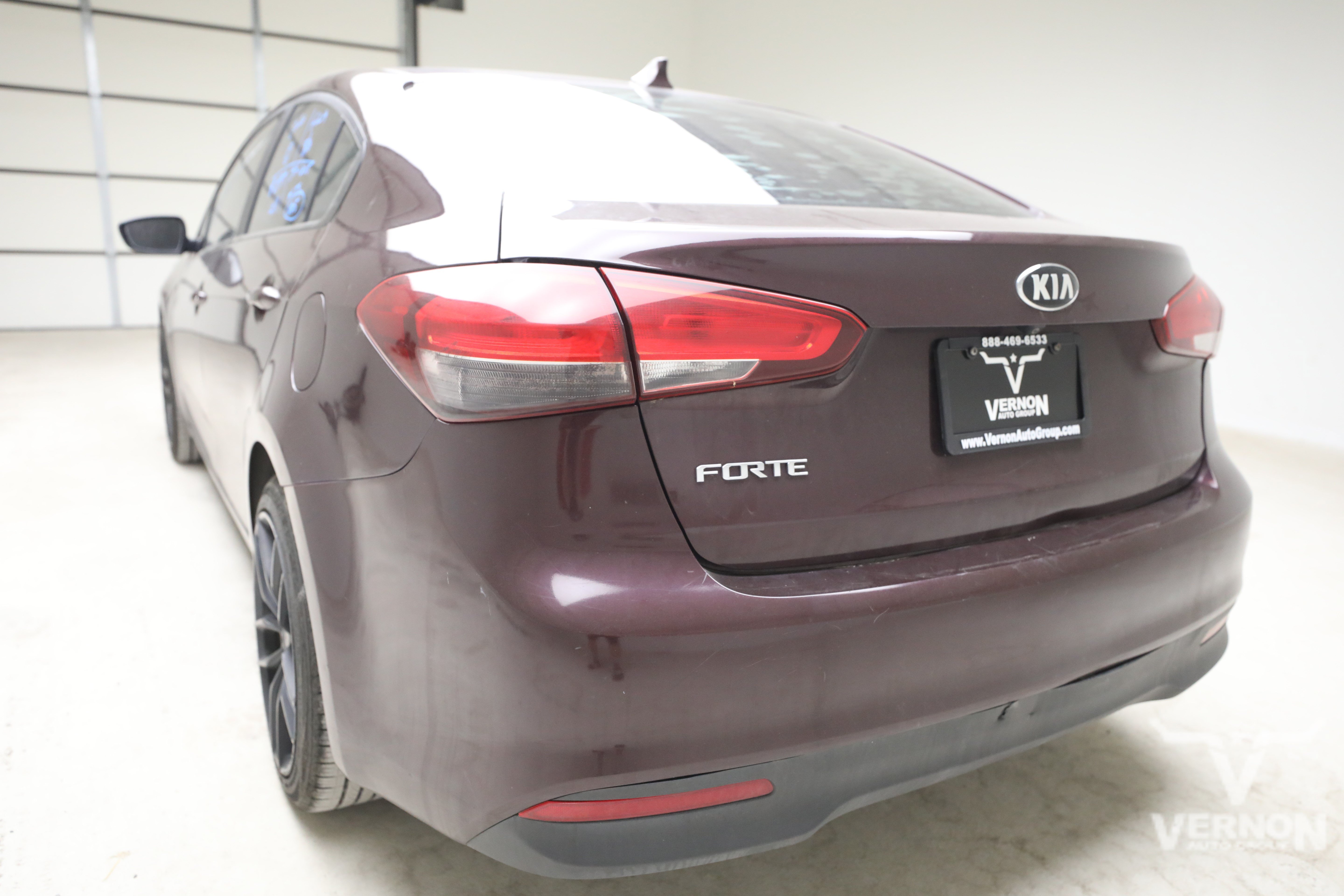 Used 2017 Kia Forte LX w/ LX Popular Package FWD image 2