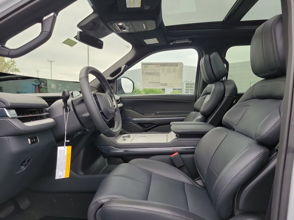 New 2025 Lincoln Navigator L Reserve w/ Jet Appearance Package AWD/4WD image 17