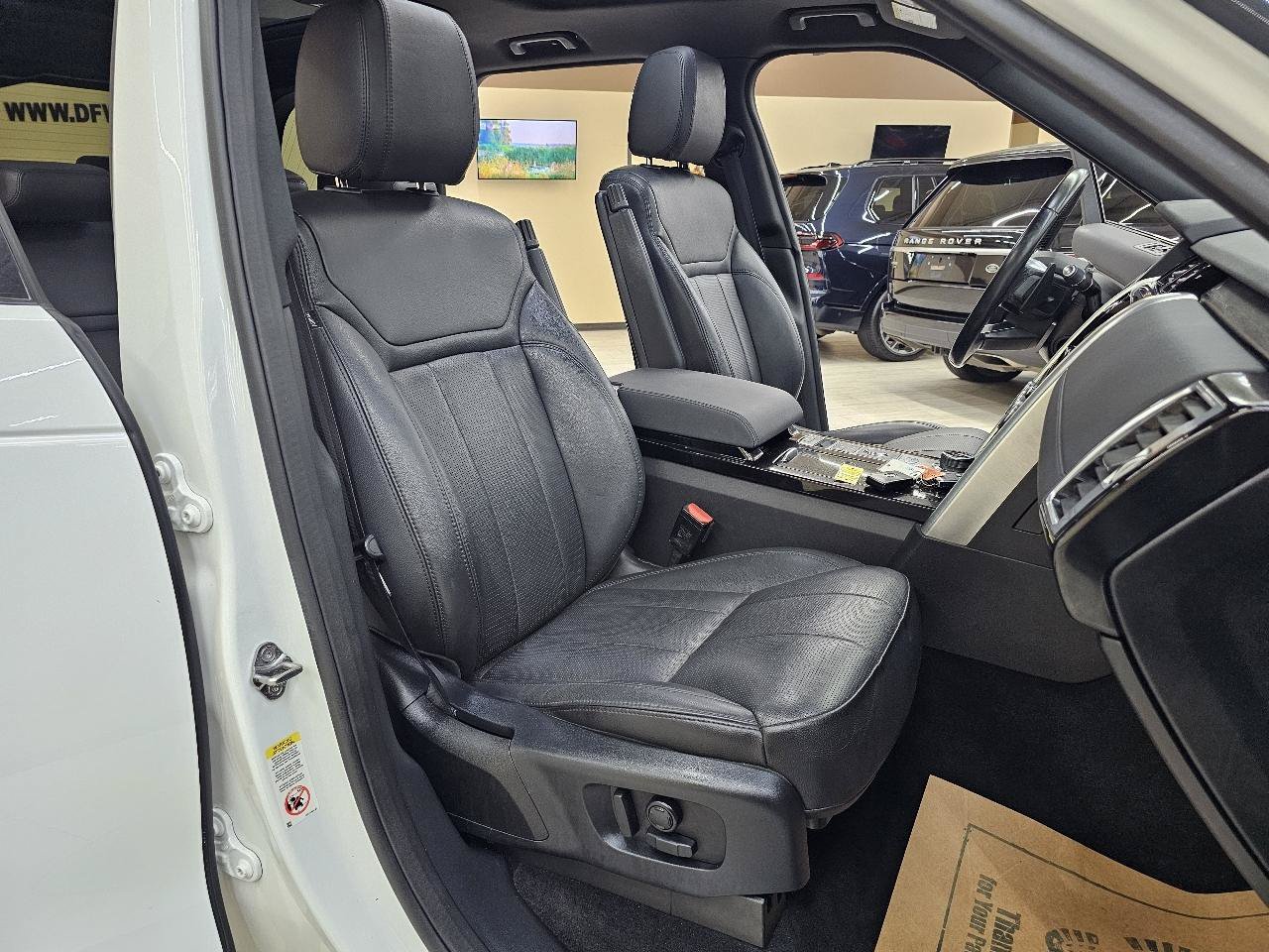 Used 2018 Land Rover Discovery HSE AWD/4WD image 21