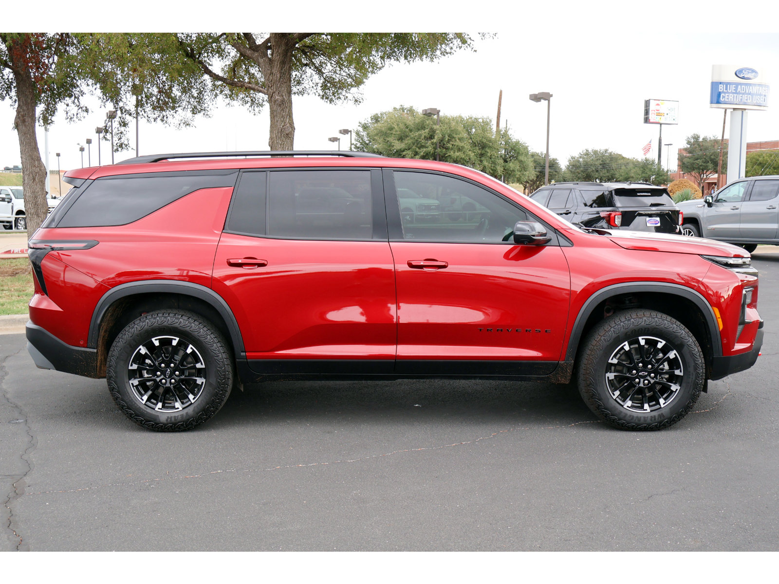 Used 2026 Chevrolet Traverse Z71 w/ Enhanced Driving Package AWD/4WD image 13