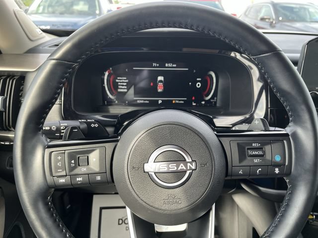 Certified 2025 Nissan Pathfinder Platinum w/ Cargo Package FWD image 14