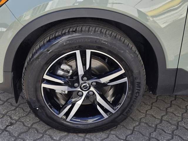 Certified 2024 Volvo XC40 B5 Core AWD/4WD image 11