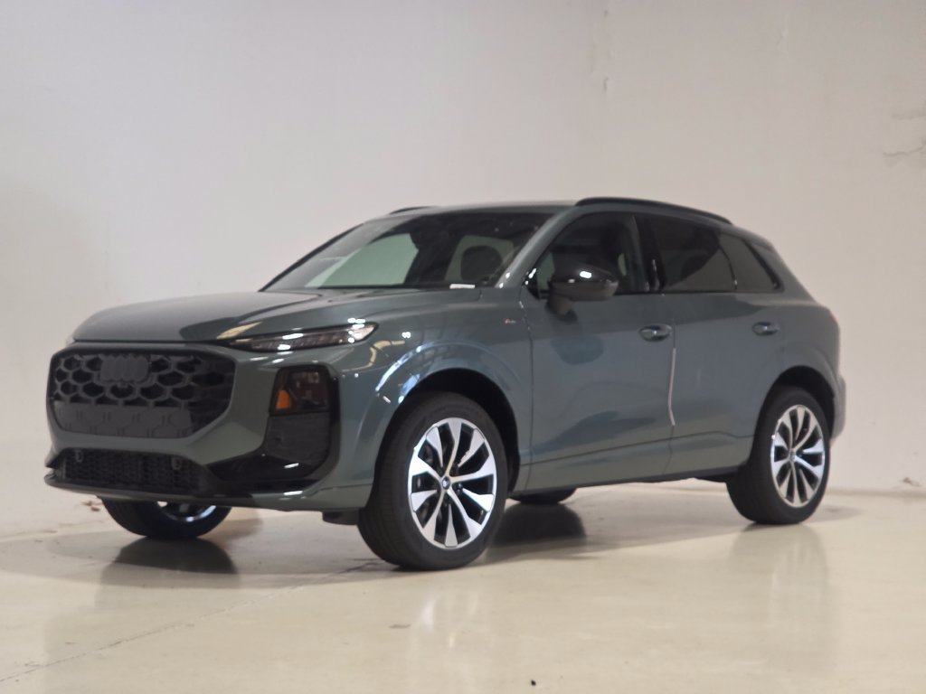 New 2026 Audi Q3 quattro 2.0T AWD/4WD image 1