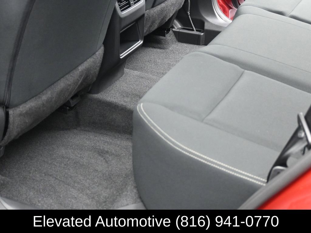 Used 2025 Nissan Rogue S image 12