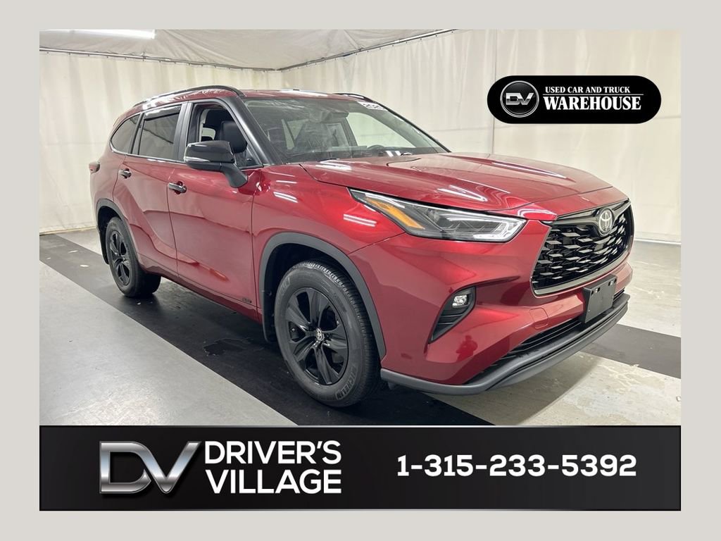 Used 2025 Toyota Highlander XLE AWD/4WD image 1