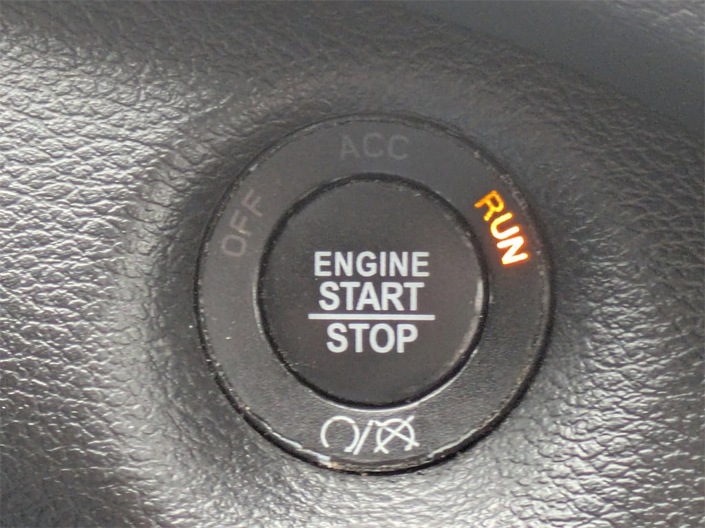 Used 2019 Jeep Cherokee Limited image 27