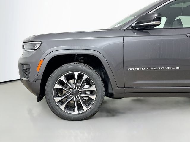New 2025 Jeep Grand Cherokee Overland image 32