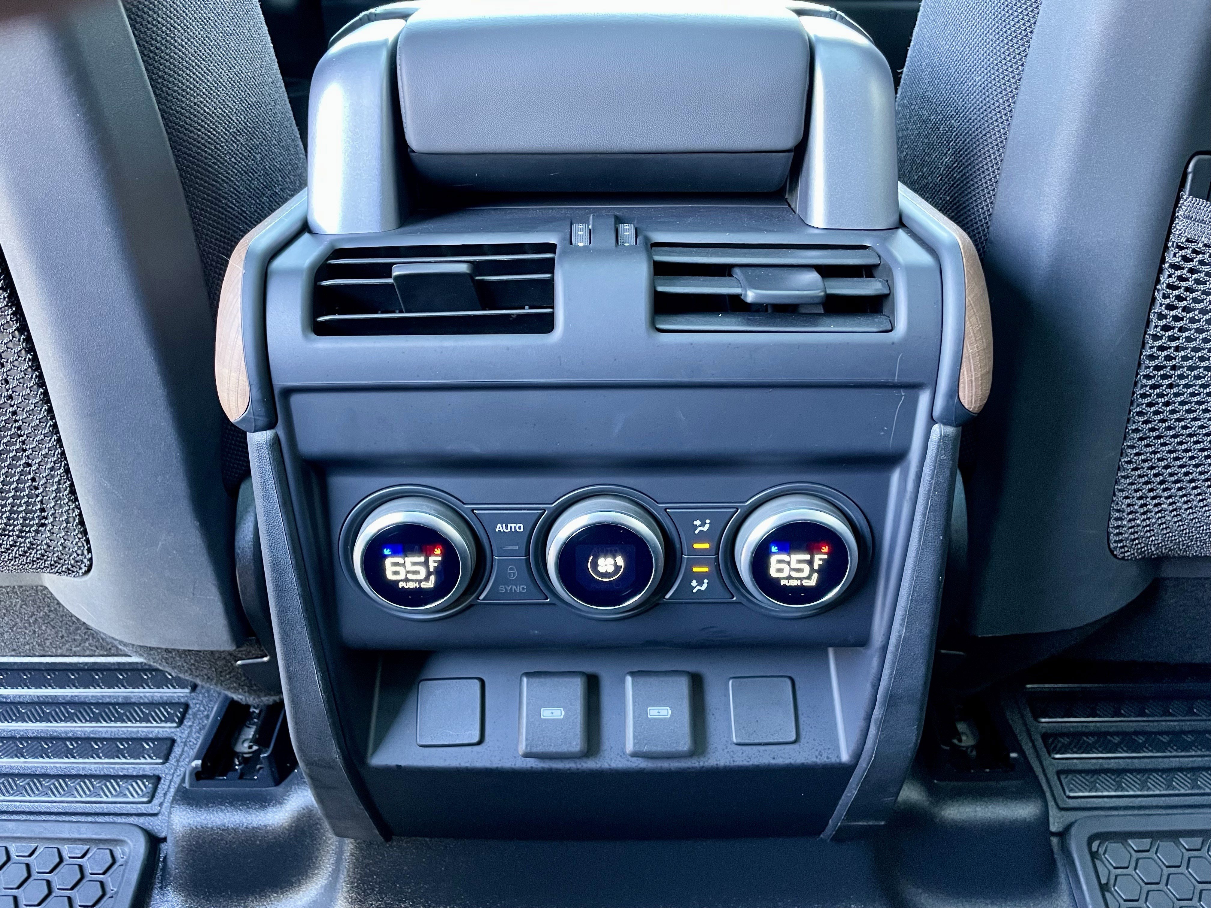 Certified 2024 Land Rover Defender 110 X image 26