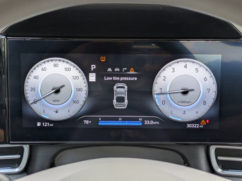 Used 2024 Hyundai Elantra SEL image 25