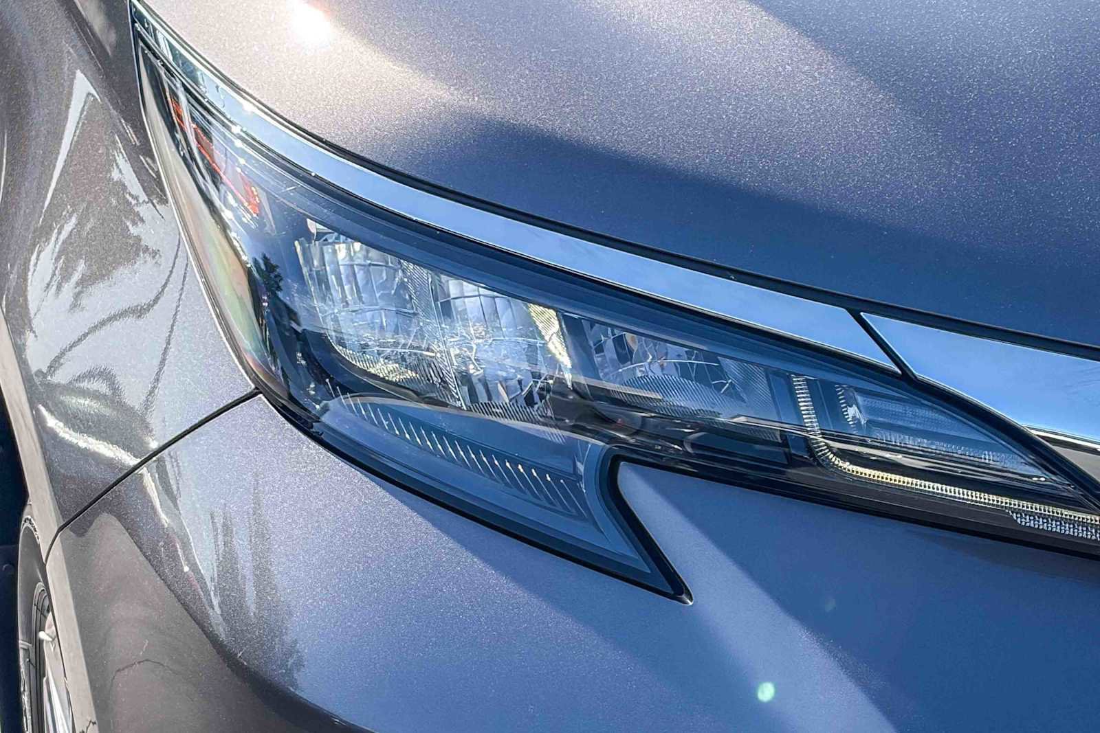 Used 2024 Toyota Sienna LE image 7