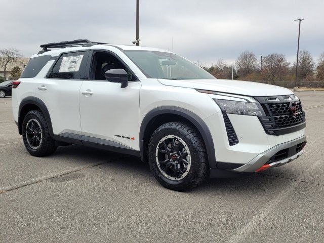 New 2026 Nissan Pathfinder Rock Creek w/ Rock Creek Premium Package AWD/4WD image 7