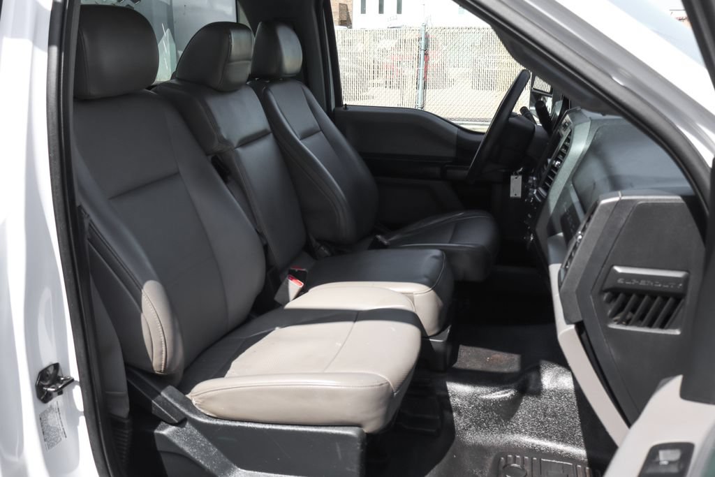 Used 2017 Ford F550 2WD Regular Cab Super Duty image 38