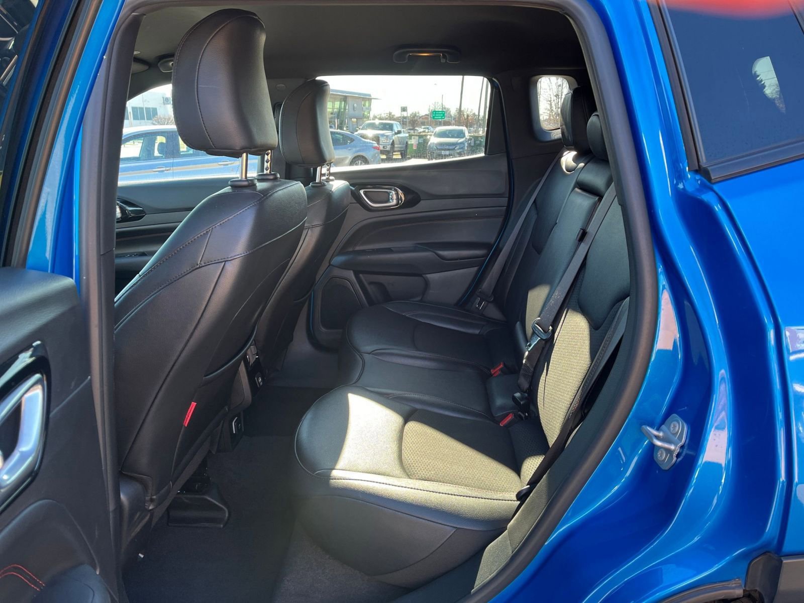 Used 2025 Jeep Compass Trailhawk image 24