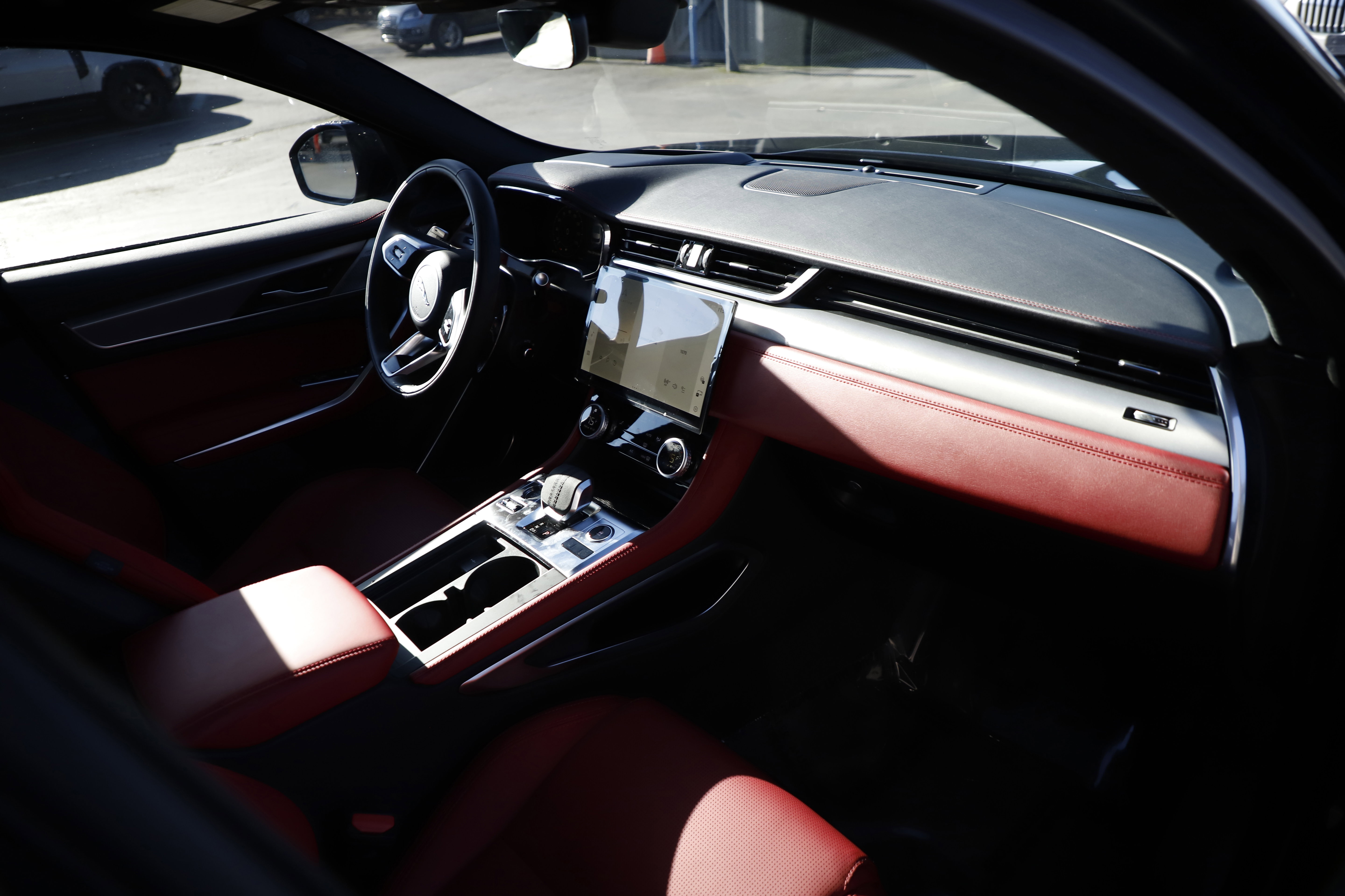 New 2026 Jaguar F-PACE R-Dynamic S image 9