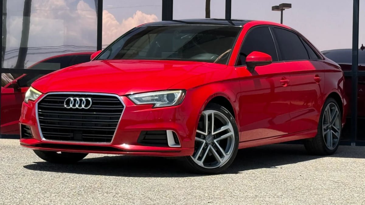 Used 2017 Audi A3 2.0T Premium w/ Convenience Package FWD image 2