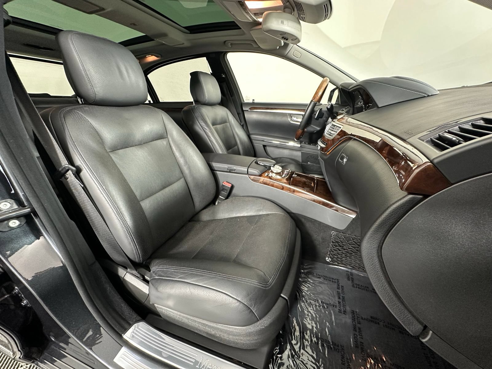 Used 2011 Mercedes-Benz S 550 4MATIC image 6