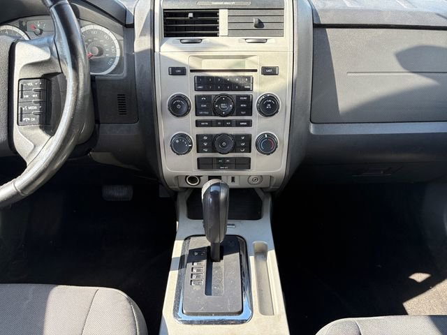Used 2010 Ford Escape XLT AWD/4WD image 11