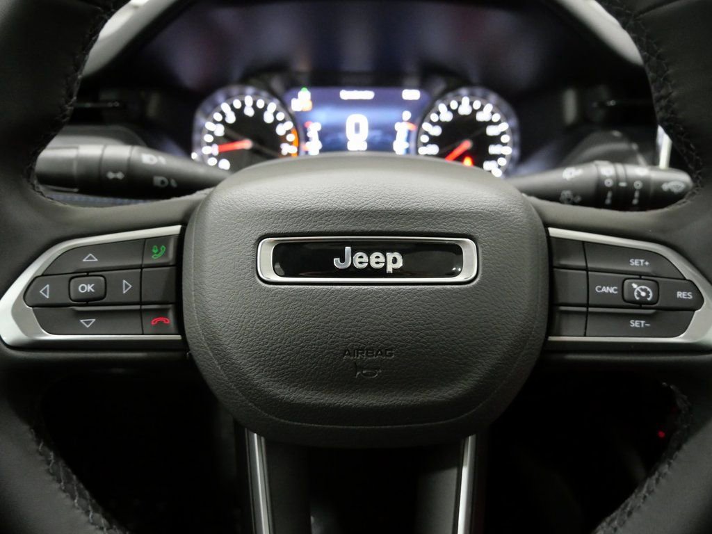 New 2026 Jeep Compass Latitude w/ Sun and Sound Group AWD/4WD image 17