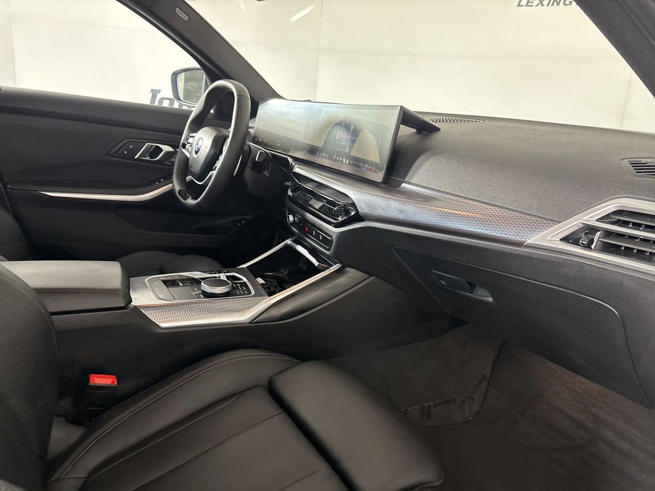 Used 2025 BMW 330i xDrive Sedan AWD/4WD image 28