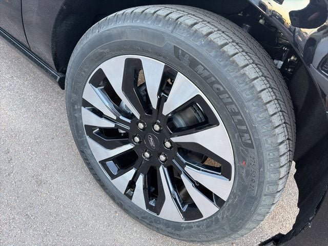 New 2025 Ford Expedition Max Platinum w/ Platinum Ultimate Package image 9