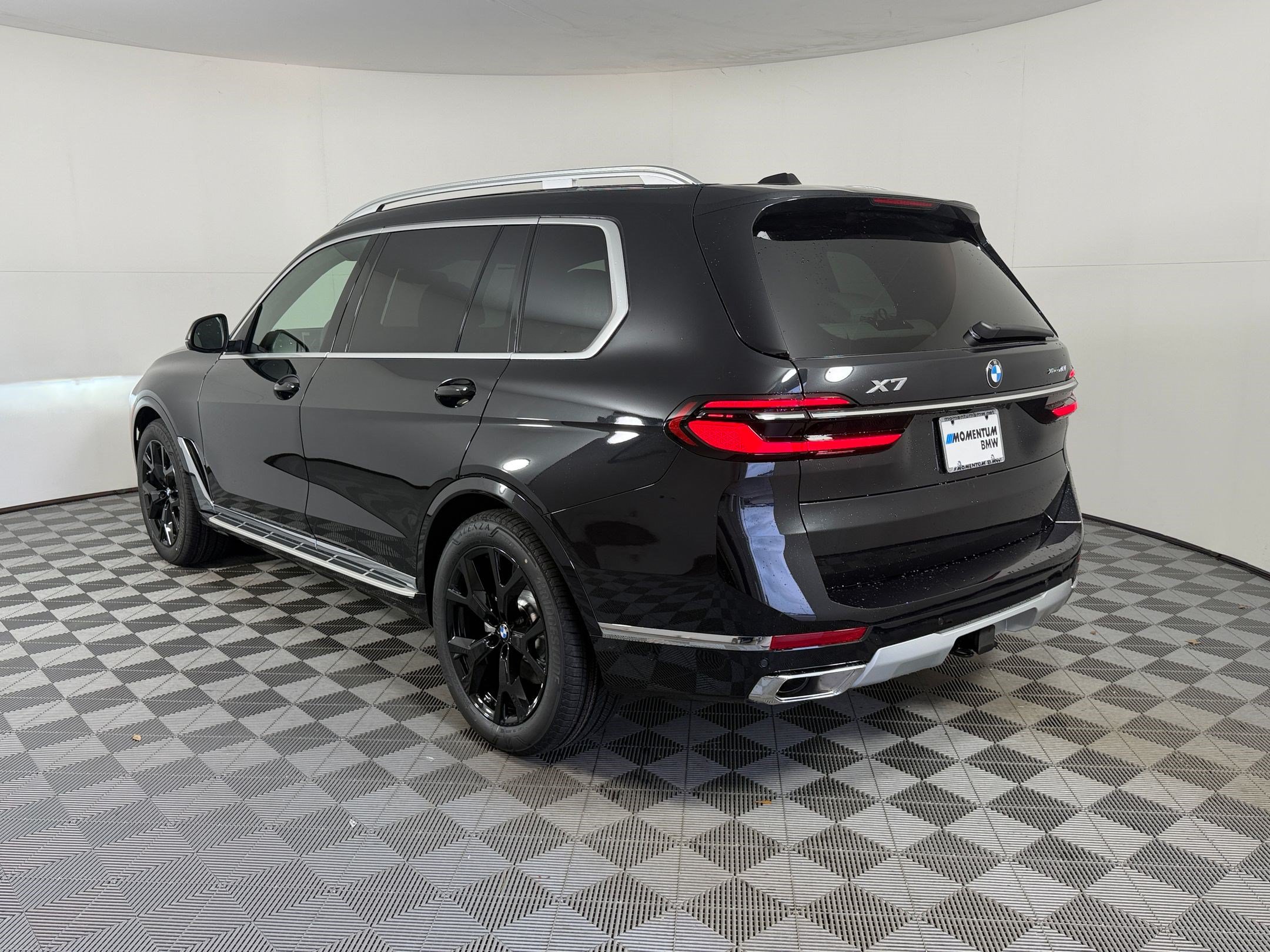 Used 2027 BMW X7 xDrive40i AWD/4WD image 3