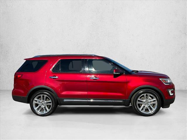 Used 2017 Ford Explorer Limited w/ Equipment Group 301A FWD image 4