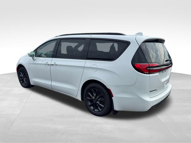 Used 2021 Chrysler Pacifica Touring w/ S Appearance Package FWD image 42