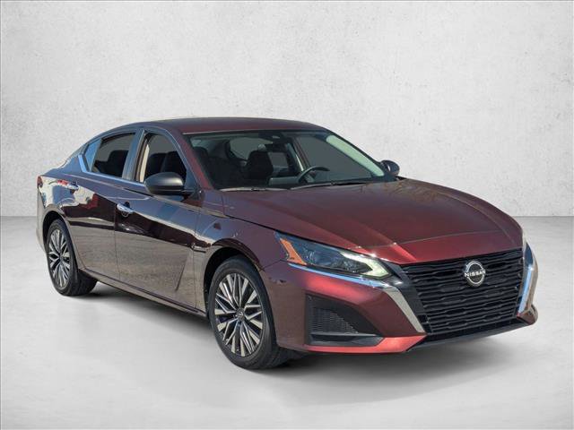 Used 2024 Nissan Altima 2.5 SV video 3