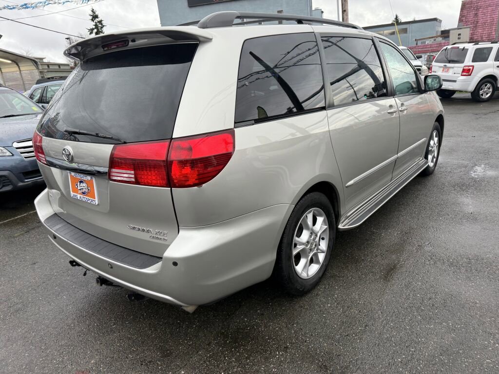 Used 2005 Toyota Sienna XLE Limited image 7