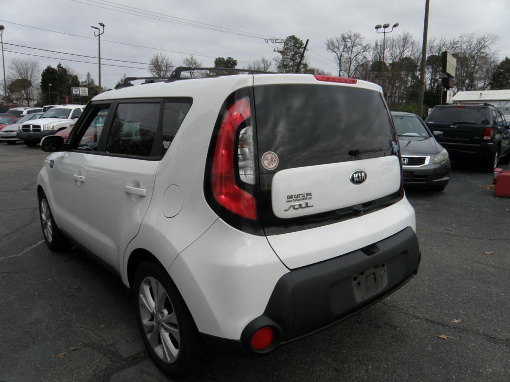 Used 2015 Kia Soul + image 4