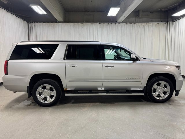 Used 2017 Chevrolet Suburban LT w/ LT Signature Package image 3
