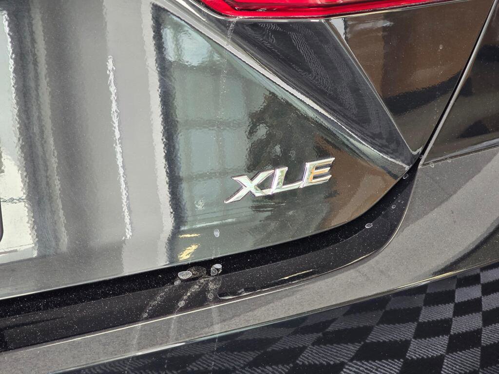 Used 2025 Toyota Camry XLE FWD image 15