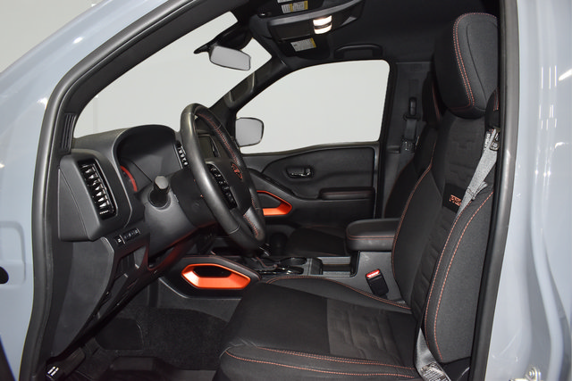 Used 2024 Nissan Frontier PRO-4X w/ Technology Package AWD/4WD image 19