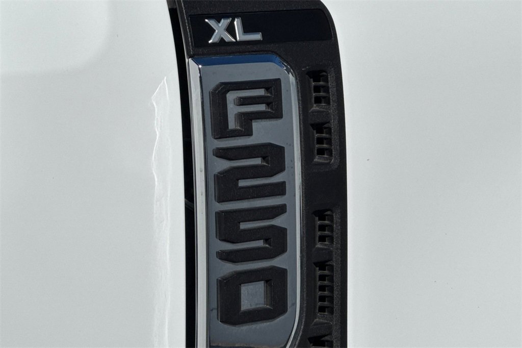 Used 2023 Ford F250 XL w/ XL Chrome Package image 23