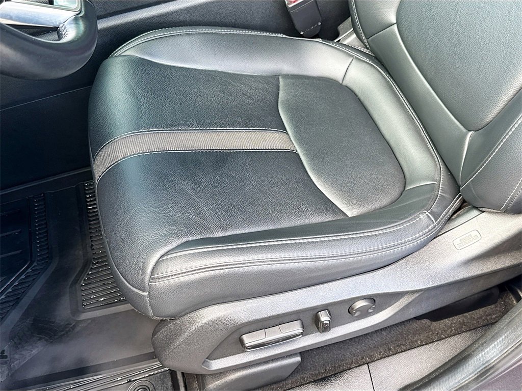 Used 2025 Honda Pilot EX-L image 19