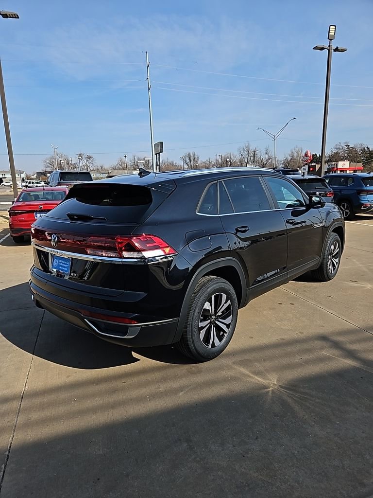 New 2026 Volkswagen Atlas Cross Sport SE FWD image 5