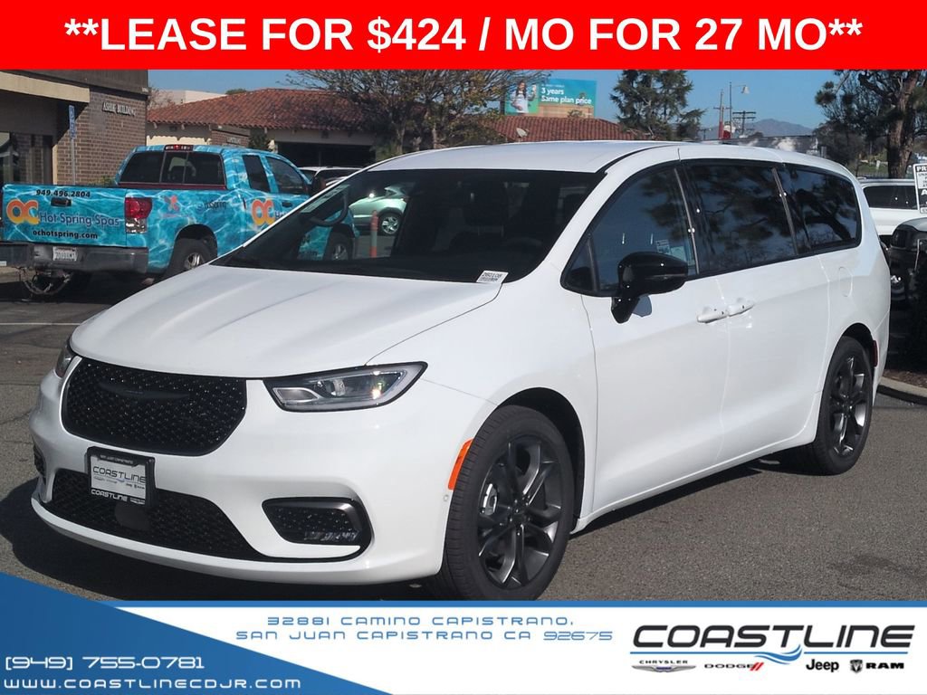 New 2026 Chrysler Pacifica Select