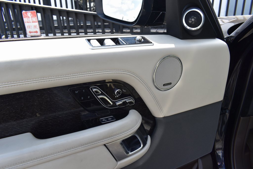 Used 2019 Land Rover Range Rover Autobiography image 10