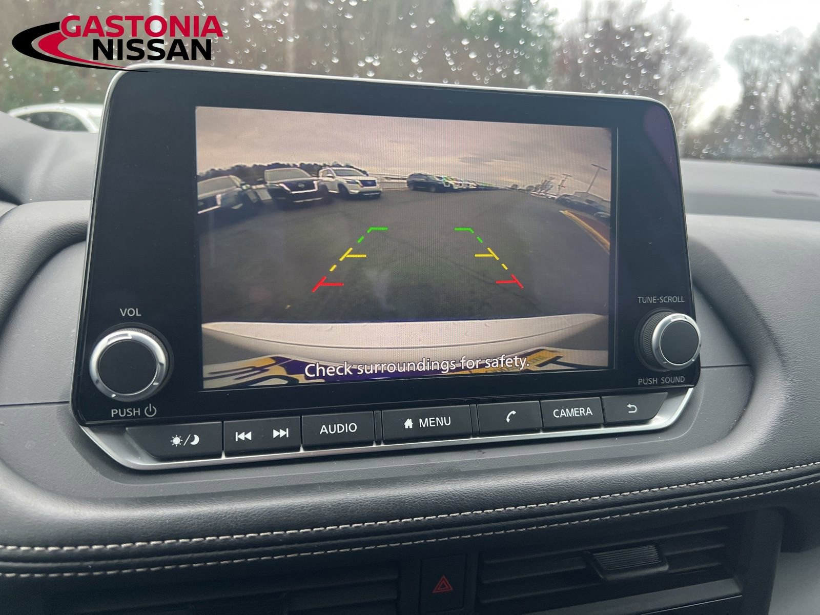 Used 2024 Nissan Rogue S image 43