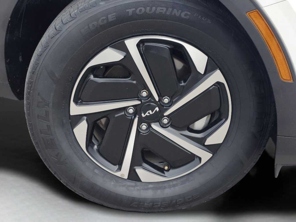 Used 2023 Kia Sportage LX image 16